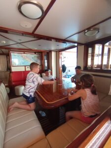 djeca na brodu MS Amore