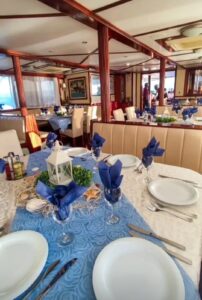 salon dekoracija kapetanska večera MS Amore