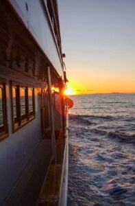 zalazak sunca plovidba s MS Amore